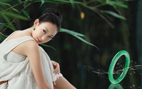 翡翠手镯文案朋友圈吸引人,翡翠手镯文案简短